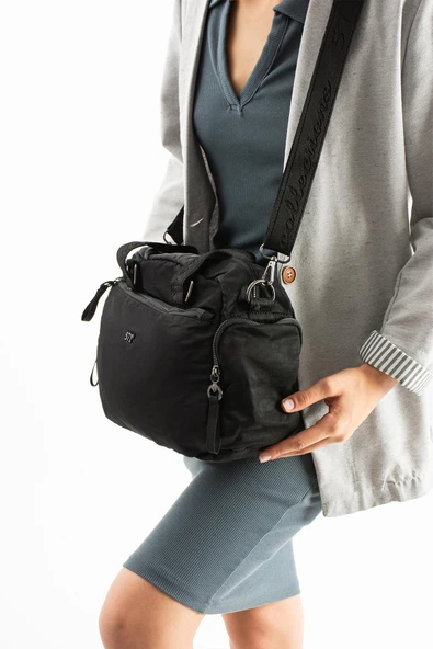 Yumuşak Dokulu Ultra Hafif, Esnek ve Su Geçirmez Polyamid Kumaş Omuz ve Kol Çantası Siyah Model: (571-13-14G) - Resim 3