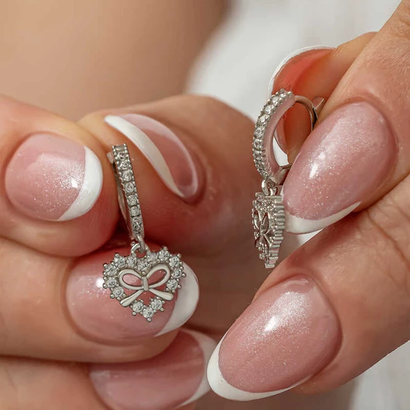 Gümüş Kalp Kurdele Sallantılı Kadın Küpe ürün görseli 1