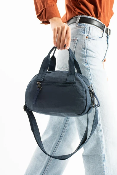 Yumuşak Dokulu Ultra Hafif, Esnek ve Su Geçirmez Polyamid Kumaş Omuz ve Kol Çantası Lacivert Model: (571-13-14H) - Resim 3