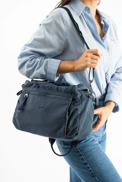 Yumuşak Dokulu Ultra Hafif, Esnek ve Su Geçirmez Polyamid Kumaş Omuz ve Kol Çantası Lacivert Model: (571-13-14F) ürün görseli 1