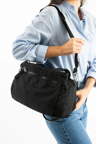 Yumuşak Dokulu Ultra Hafif, Esnek ve Su Geçirmez Polyamid Kumaş Omuz ve Kol Çantası Siyah Model: (571-13-14F) ürün görseli 1