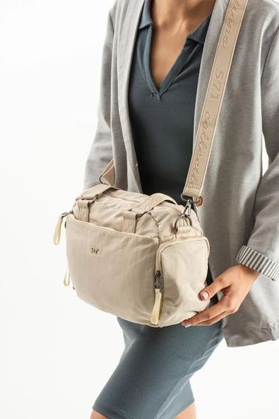 Yumuşak Dokulu Ultra Hafif, Esnek ve Su Geçirmez Polyamid Kumaş Omuz ve Kol Çantası Bej Model: (571-13-14G) - Resim 3