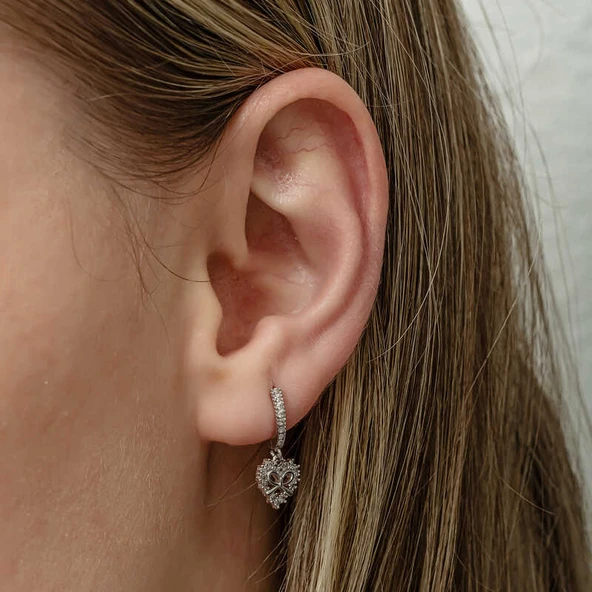 Gümüş Kalp Kurdele Sallantılı Kadın Küpe - Resim 5