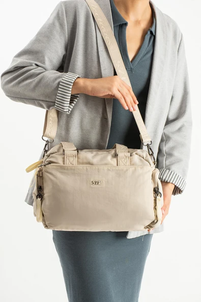 Yumuşak Dokulu Ultra Hafif, Esnek ve Su Geçirmez Polyamid Kumaş Omuz ve Kol Çantası Bej Model: (571-13-14G) ürün görseli 1