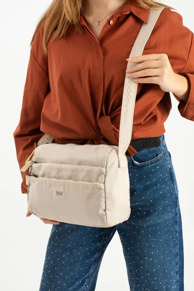 Yumuşak Dokulu Ultra Hafif, Esnek ve Su Geçirmez Polyamid Kumaş Omuz Çantası Bej Model: (571-13-14C) - Resim 2