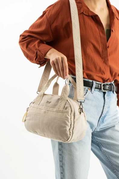 Yumuşak Dokulu Ultra Hafif, Esnek ve Su Geçirmez Polyamid Kumaş Omuz ve Kol Çantası Bej Model: (571-13-14H) - 1