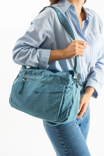 Yumuşak Dokulu Ultra Hafif, Esnek ve Su Geçirmez Polyamid Kumaş Omuz ve Kol Çantası Mavi Model: (571-13-14F) ürün görseli 1