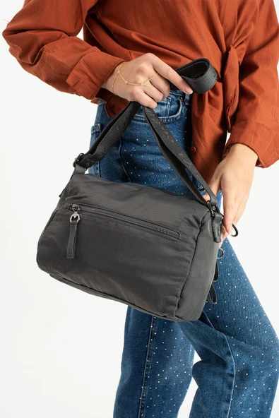 Yumuşak Dokulu Ultra Hafif, Esnek ve Su Geçirmez Polyamid Kumaş Omuz Çantası Gri Model: (571-13-14C) - Resim 3