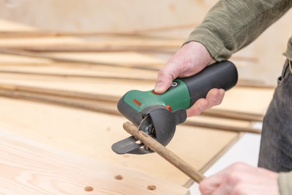 BOSCH EasyCut&Grind Akülü Kesme ve Zımparalama Makinası 7.2 Volt - Resim 4