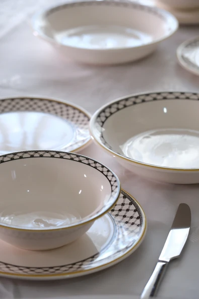 Bavyera 24 Parça Seramik Yemek Takımı | 6 Kişilik | Şık Desenli | Günlük ve Özel Kullanım ürün görseli