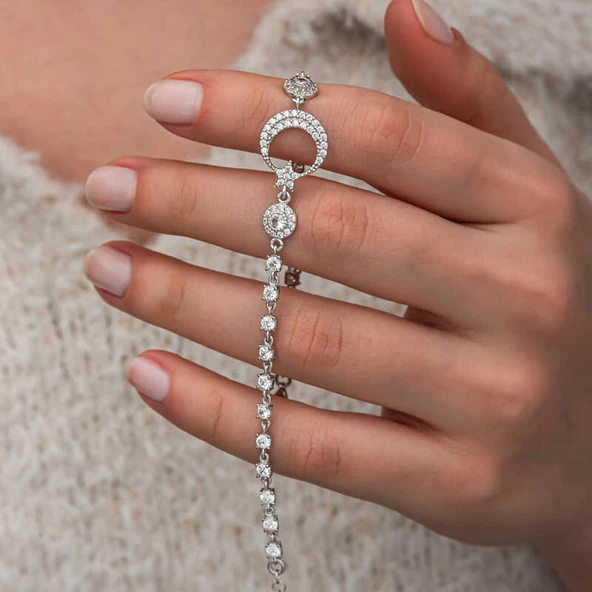 Gümüş Zirkon Taşlı Ay Yıldız Kadın Bileklik ürün görseli 1