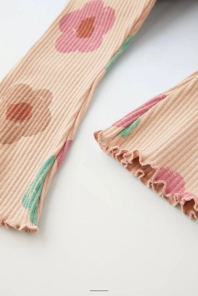 Kız Çocuk Eşofman Takımı – Çiçek Baskılı, “The Future Begins Today” Yazılı, 3 İplik Şardonlu - 5