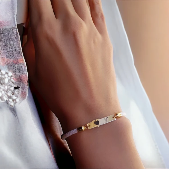 14 Ayar Altın Plakalı Harfe Özel Beyaz Örgü İpli Kalp Figürlü Hediye Bileklik-527 - Resim 2