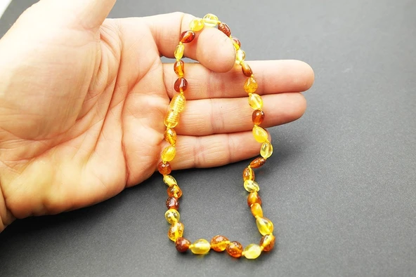 Balözü Renkli Doğal Kesim Damla Kehribar Bebek Kolye - 4