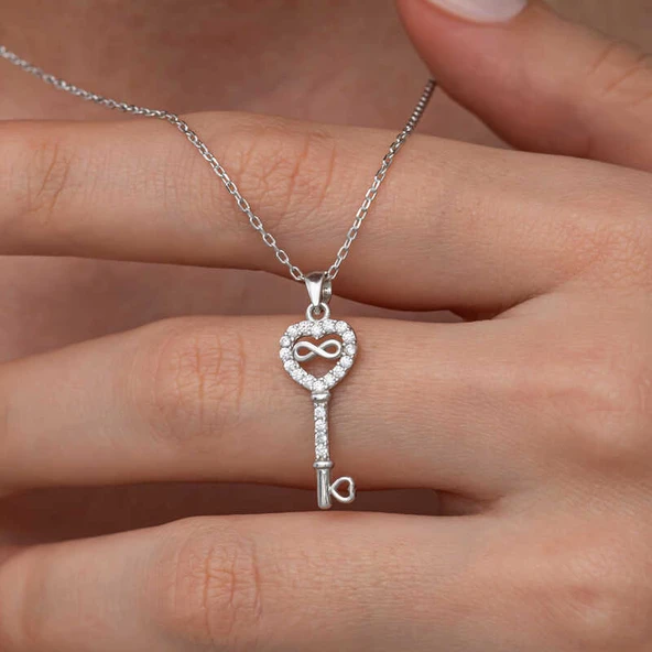 BlackCraft Gümüş Kalpli Sonsuzluk Anahtar Kadın Kolye (BC-098FD8) - Resim 2