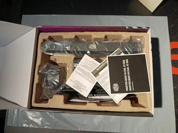 COOLER MASTER ML240L V2 RGB SIVI SOĞUTMA MLW-D24M-A18PC-R2 (OUTLET) - Resim 2