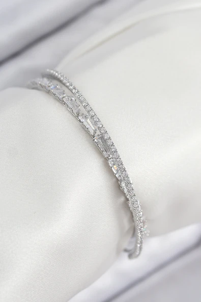 Pirinç Zirkon Taşlı Su Yolu Model Gümüş Renk Kadın Bileklik - TJ-BB7882 ürün görseli