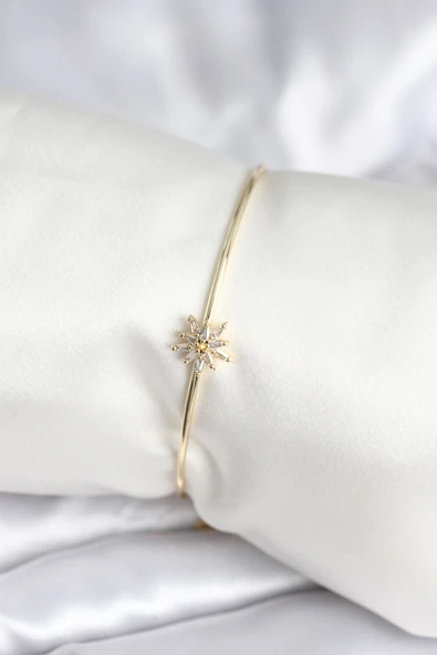 Yıldız Figürlü Gold Renk Pirinç Kadın Bileklik - TJ-BB8003 ürün görseli