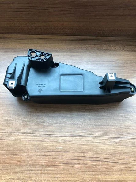 PARTİKÜL FİLTRE KUTUSU ALT/ÜST TK. KAPAĞI P301-P308-P208-PRTNER TEPEE-C3 PICASSO 9809287280 ürün görseli