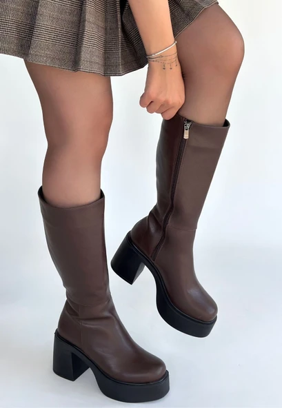 Pabucmarketi Kahverengi Fermuarlı Kadın Topuklu Çizme