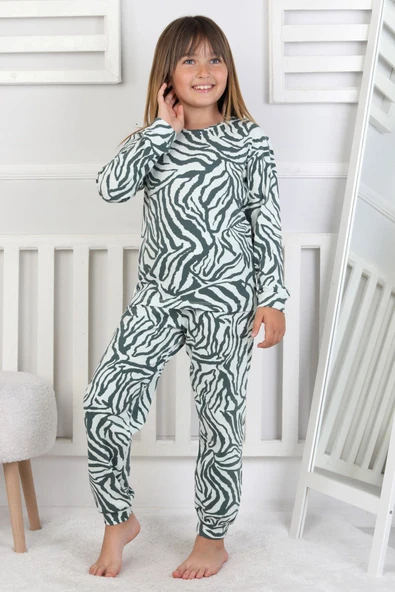 Kaplan Desenli Kız Çocuk Pijama Takımı - Resim 10
