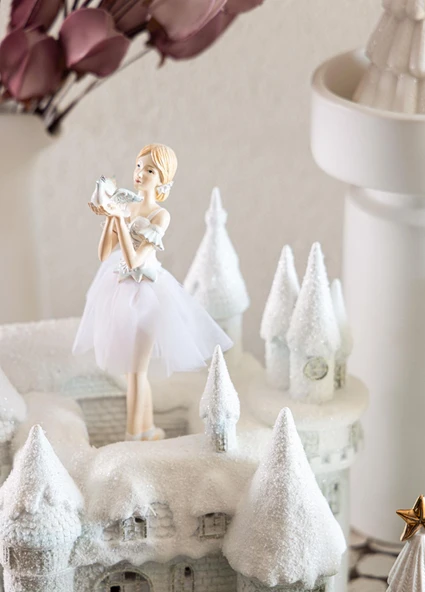 The Mia Prenses Şatosu Led Işıklı Müzik Kutusu 30x26x19cm - Resim 3