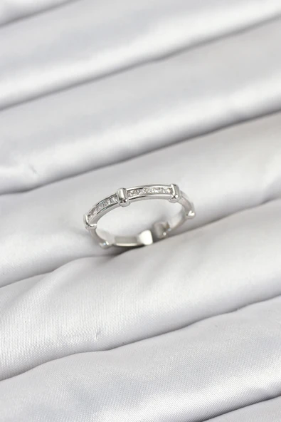 Pirinç Gümüş Renk Kemik Model Zirkon Taşlı Kadın Yüzük ürün görseli 1