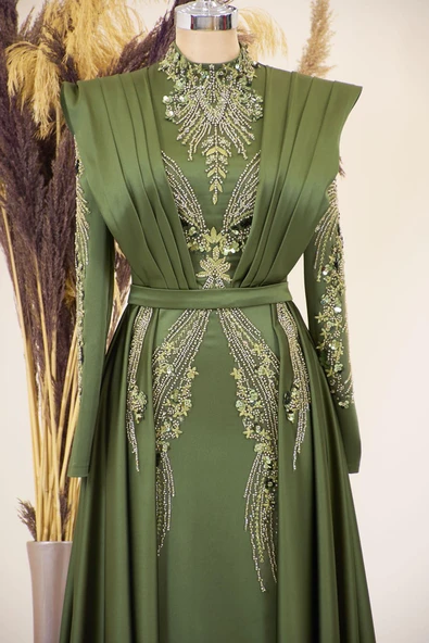 Önü Drapeli Kuyruklu Boncuk İşlemeli Miranda Tesettür Abiye Haki - Resim 2