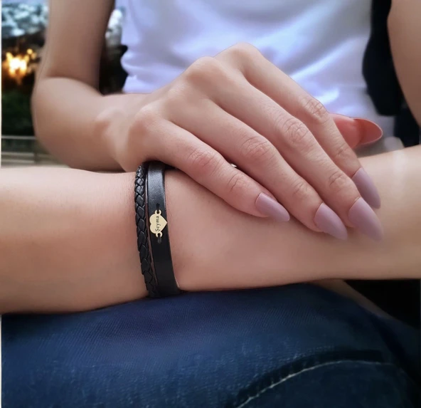 14 Ayar Altın Plakalı İsme Özel Kalp Motifli Doğal Siyah Derili Hediye Bileklik-549 - Resim 2