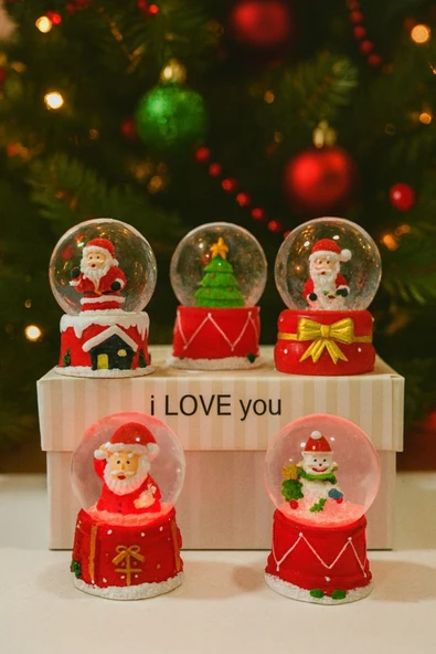 Yeni Yılın En Güzel Hediyesi Yılbaşı 5 Adet Led Işıklı 6,5 cm Noel Yeni Yıl Hediyesi Kar Küresi Seti - Resim 2