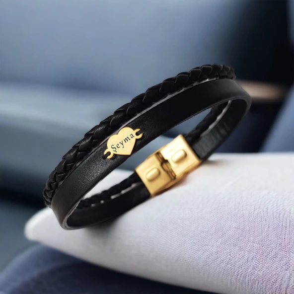 14 Ayar Altın Plakalı İsme Özel Kalp Motifli Doğal Siyah Derili Hediye Bileklik-549 ürün görseli