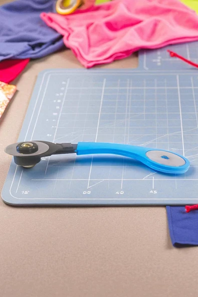 45 mm Rulet Döner Kumaş Kesici  Patchwork Kırkyama Kağıt ve Deri Kesim Aracı  Yedek Bıçak - Resim 2