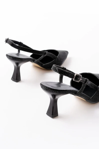 725 Siyah Pul Desenli Sivri Burunlu Topuklu Kadın Ayakkabı - 3