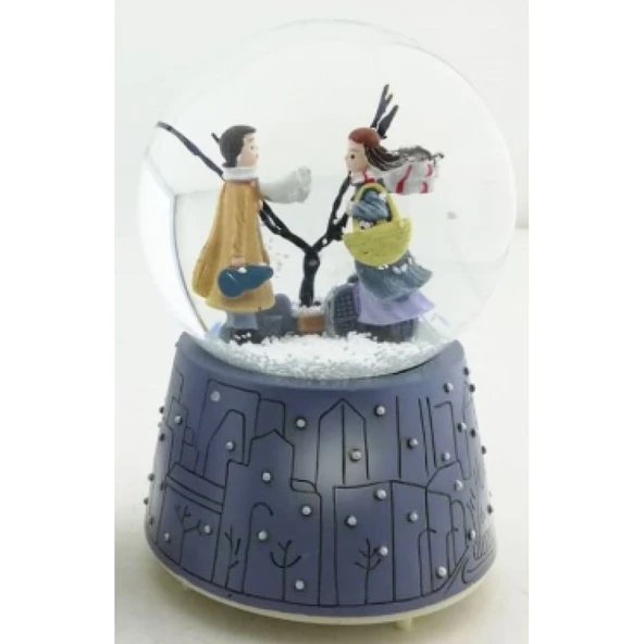 Kış Masalı Kar Küresi Orta Boy ürün görseli