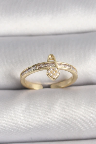 Pirinç Gold Renk Zirkon Taşlı İnci Detay Kilit Kalp Figür Ayarlanabilir Yüzük - TJ-BYK3537 ürün görseli