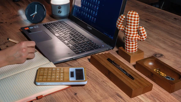KAYIGO Woody Üçlü Ofis Seti Açık Kahverengi - Kırmızı Pötikare Kaktüs - 2
