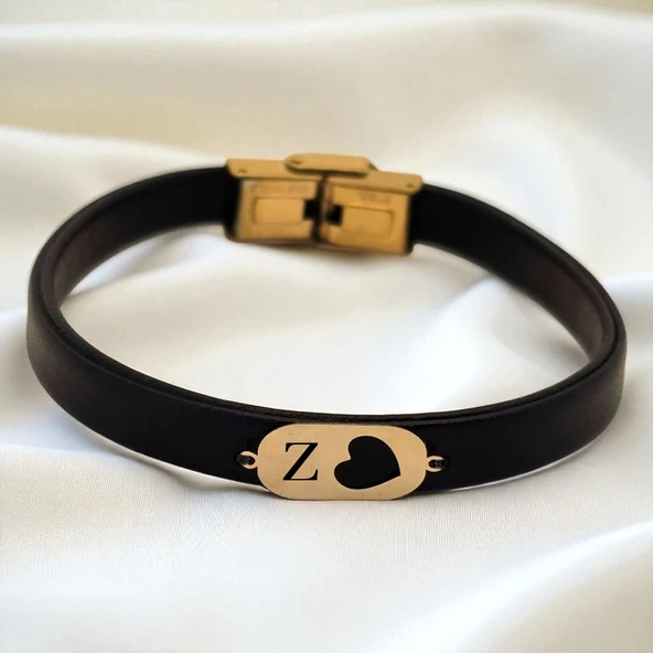 14 Ayar Altın Plakalı Harfe Özel Kalp Detaylı Oval Figürlü Doğal Siyah Derili Hediye Bileklik-557 ürün görseli