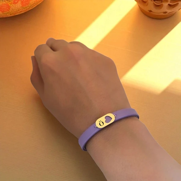 14 Ayar Altın Plakalı Harfe Özel Kalp Detaylı Oval Motifli Doğal Mor Derili Hediye Bileklik-558 - Resim 2