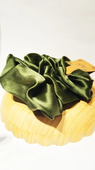 Monalisa Home Gösterişli Parlak Koyu Yeşil Renk Büyük Esnek  Lastik Toka ürün görseli