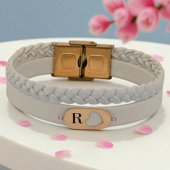 14 Ayar Altın Plakalı Harfe Özel Kalp Detaylı Oval Figürlü Doğal Beyaz Derili Hediye Bileklik-561 ürün görseli