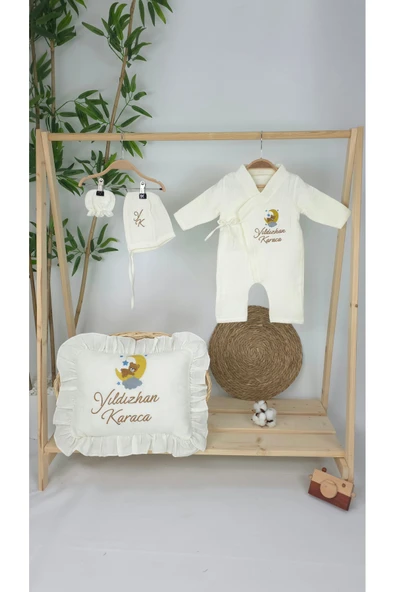 gros shop Müslin Yeni Doğan 4Katlı Organik %100Pamuk Kişiye Özgü Nakışlı Hastane Çıkış Seti(Ay YıldızlıAyıcık) ürün görseli