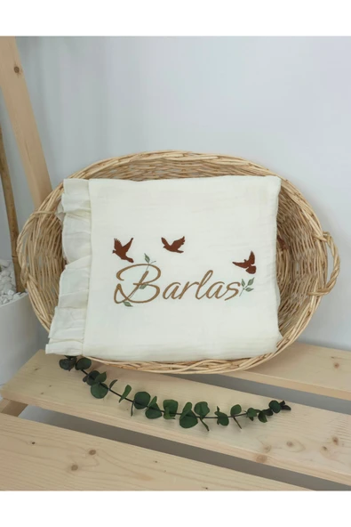 gros shop Müslin Yeni Doğan 4Katlı Organik %100Pamuk Kişiye Özgü Nakışlı Hastane Çıkış Seti(3'lü Kelebk Model) - Resim 4