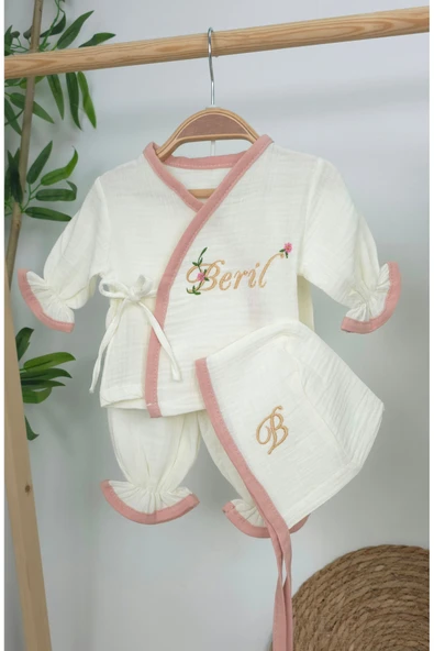 gros shop Müslin Yeni Doğan 4Katlı Organik %100Pamuk Kişiye Özgü Nakışlı Hastane Çıkış Seti (Pudra Biyeli-1) - Resim 3