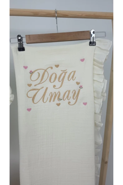 gros shop Müslin Yeni Doğan 4Katlı Organik %100Pamuk Kişiye Özgü Nakışlı Hastane Çıkış Seti (Çoklu Kalp-1) - Resim 3