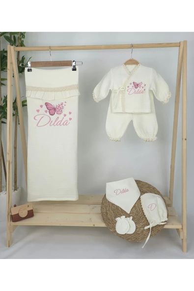 gros shop Müslin Yeni Doğan 4Katlı Organik %100Pamuk Kişiye Özgü Nakışlı Hastane Çıkış Seti (Çoklu Kelebek-3) - Resim 2