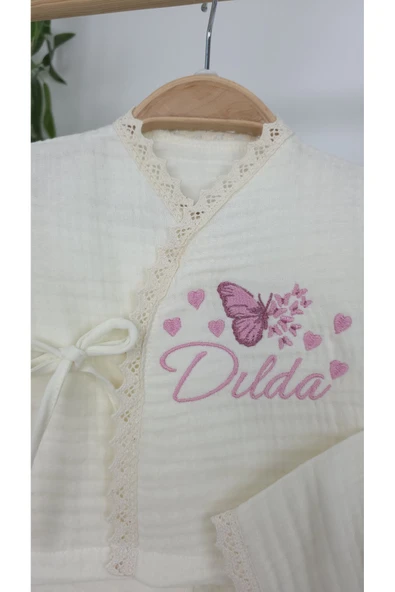 gros shop Müslin Yeni Doğan 4Katlı Organik %100Pamuk Kişiye Özgü Nakışlı Hastane Çıkış Seti (Çoklu Kelebek-3) - Resim 3