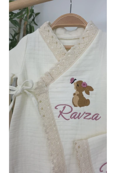 gros shop Müslin Yeni Doğan 4Katlı Organik %100Pamuk Kişiye Özgü Nakışlı Hastane Çıkış Seti (Tavşan Model-5) - Resim 3