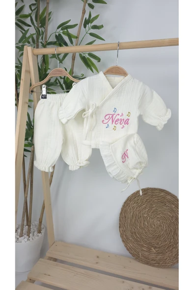 gros shop Müslin Yeni Doğan 4Katlı Organik %100Pamuk Kişiye Özgü Nakışlı Hastane Çıkış Seti (Nota Model) - Resim 2