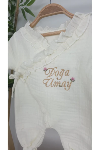 gros shop Müslin Yeni Doğan 4Katlı Organik %100Pamuk Kişiye Özgü Nakışlı Hastane Çıkış Seti (Çoklu Kalp-1) - Resim 3