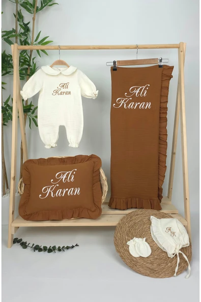 gros shop Müslin Yeni Doğan 4Katlı Organik %100Pamuk Kişiye Özgü Nakışlı Hastane Çıkış Seti (Kahverengi Set-1) - 2